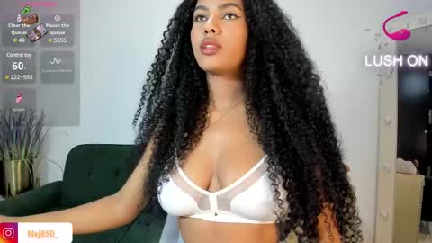 Snapshot of naomixjones1 chatting on 03.10.25 Naomi online show from 03.10.25