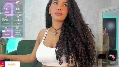 Snapshot of naomixjones1 chatting on 11.21.25 Naomi online show from 11.21.25