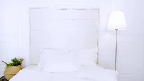 Naomi online show from 04.21.26