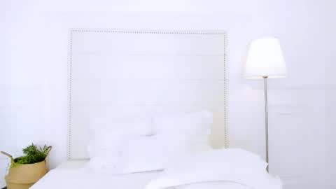 Naomi online show from 04.26.26