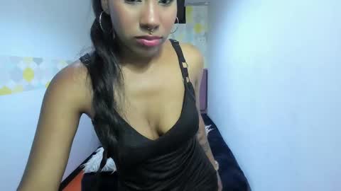 Snapshot of naomy__smith__ chatting on 02.10.25 N A O M Y online show from 02.10.25