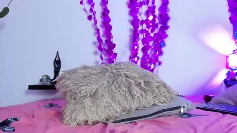 Snapshot of naomy_lida chatting on 03.08.25 Naomy online show from 03.08.25