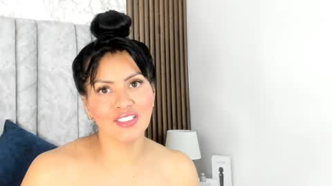 Naomy Smith online show from 01.18.25