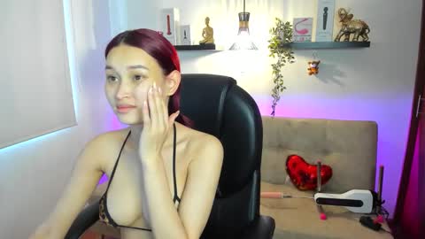 Snapshot of naomy_stanley chatting on 05.12.26 Naomy Stanley online show from 05.12.26