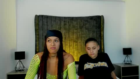 Snapshot of naomyanddany chatting on 03.07.25 NaomyAndDany online show from 03.07.25