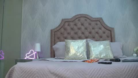 Naomi Brand online show from 09.24.25