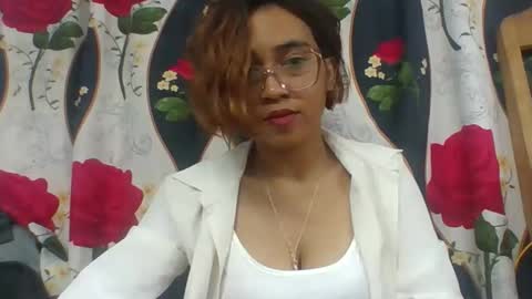 Snapshot of narindra884634 chatting on 04.23.26 narindra884634 online show from 04.23.26