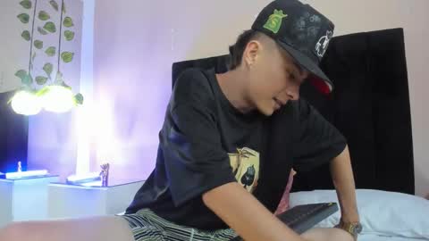 Snapshot of nascary_fox chatting on 09.15.25 Nascary Fox online show from 09.15.25