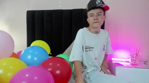 Snapshot of nascary_fox chatting on 09.25.25 Nascary Fox online show from 09.25.25