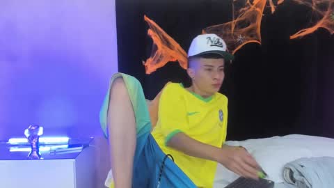 Snapshot of nascary_fox chatting on 10.03.25 Nascary Fox online show from 10.03.25