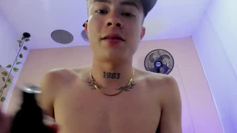 Snapshot of nascary_fox chatting on 11.25.25 Nascary Fox online show from 11.25.25