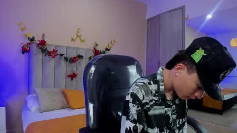 Snapshot of nascary_fox chatting on 12.21.25 Nascary Fox online show from 12.21.25