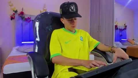 Snapshot of nascary_fox chatting on 12.22.25 Nascary Fox online show from 12.22.25