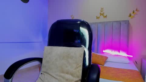 Snapshot of nascary_fox chatting on 02.23.26 Nascary Fox online show from 02.23.26