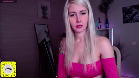 Snapshot of nastasya_cute chatting on 01.17.25 Nastya online show from 01.17.25