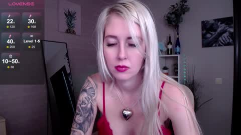 Snapshot of nastasya_cute chatting on 02.10.25 Nastya online show from 02.10.25