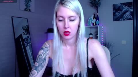 Snapshot of nastasya_cute chatting on 02.19.25 Nastya online show from 02.19.25