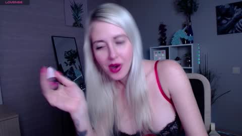 Snapshot of nastasya_cute chatting on 02.26.25 Nastya online show from 02.26.25