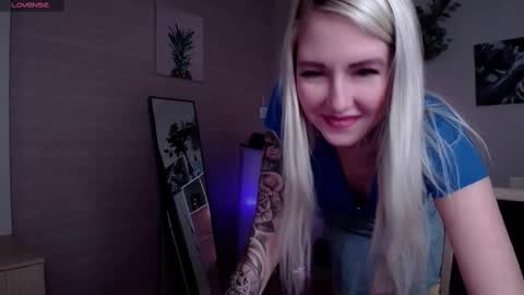 Snapshot of nastasya_cute chatting on 03.11.25 Nastya online show from 03.11.25
