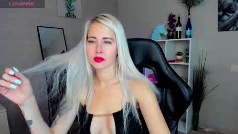 Snapshot of nastasya_cute chatting on 09.11.25 Nastya online show from 09.11.25