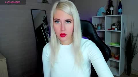 Snapshot of nastasya_cute chatting on 10.14.25 Nastya online show from 10.14.25