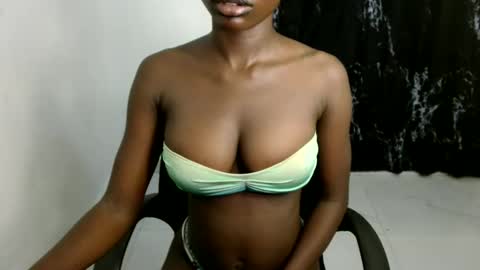 Snapshot of nasty_creamypussyy chatting on 03.25.26 Mila online show from 03.25.26