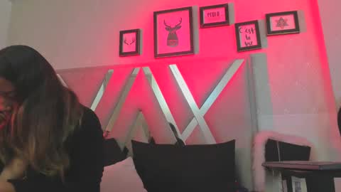 Snapshot of natacha_black00 chatting on 02.18.25 Natacha black online show from 02.18.25