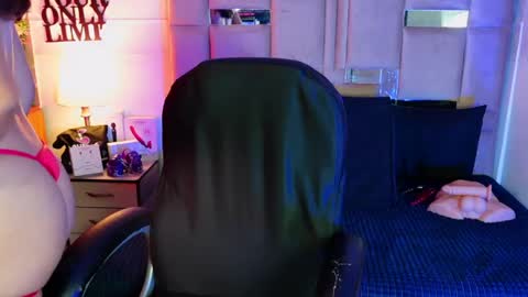 Natacha black online show from 05.05.26
