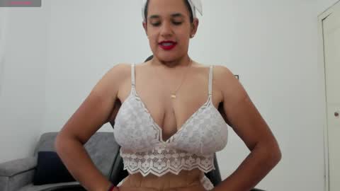 Nathalia online show from 04.16.26