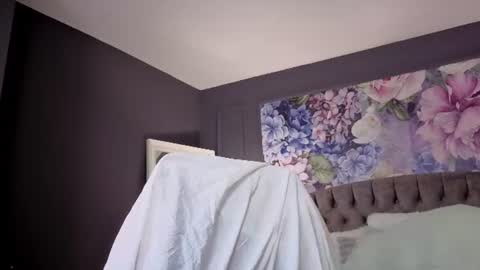 Snapshot of natalie_bitton chatting on 06.12.26 Natalie online show from 06.12.26