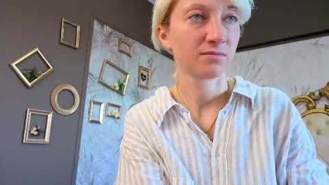 Snapshot of natalie_bitton chatting on 06.17.26 Natalie online show from 06.17.26