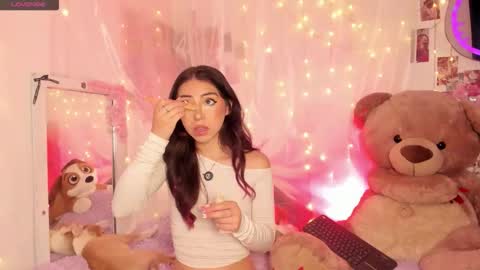 Snapshot of natalie_jaensen chatting on 03.18.26 online show from 03.18.26