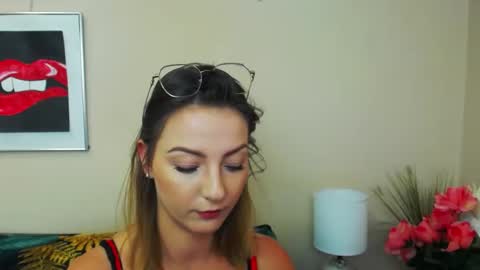 Snapshot of natalie_live chatting on 02.14.25 NatalieSexy online show from 02.14.25