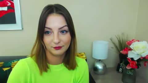 Snapshot of natalie_live chatting on 02.19.25 NatalieSexy online show from 02.19.25