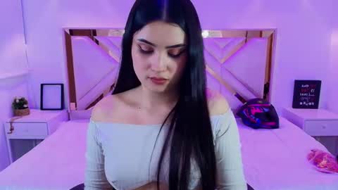 Snapshot of natalie_loffreda chatting on 07.24.26 natalie online show from 07.24.26