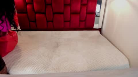 N A T A L I A online show from 01.04.25