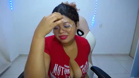 Snapshot of natalie_tits1 chatting on 12.04.25 natalie_tits1 online show from 12.04.25