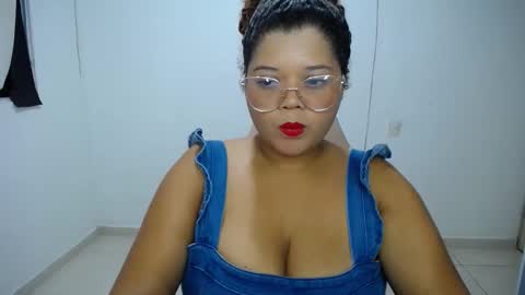 Snapshot of natalie_tits1 chatting on 02.14.26 natalie_tits1 online show from 02.14.26