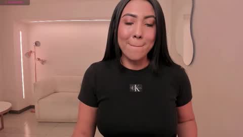 Natalie Lewis online show from 11.02.25