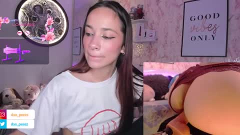 Snapshot of nataly_29 chatting on 12.14.24 MissNatis online show from 12.14.24
