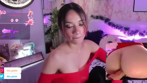 Snapshot of nataly_29 chatting on 12.22.24 MissNatis online show from 12.22.24
