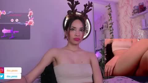 Snapshot of nataly_29 chatting on 12.23.24 MissNatis online show from 12.23.24