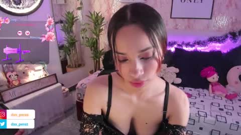 Snapshot of nataly_29 chatting on 12.28.24 MissNatis online show from 12.28.24