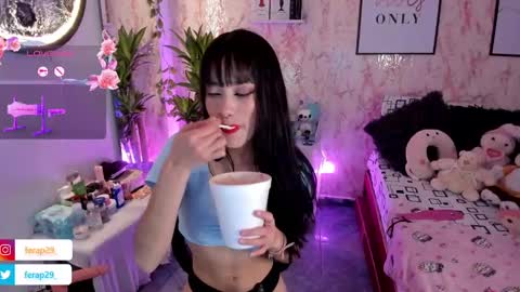 Snapshot of nataly_29 chatting on 02.07.25 MissNatis online show from 02.07.25