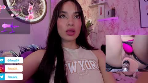 Snapshot of nataly_29 chatting on 03.04.25 MissNatis online show from 03.04.25