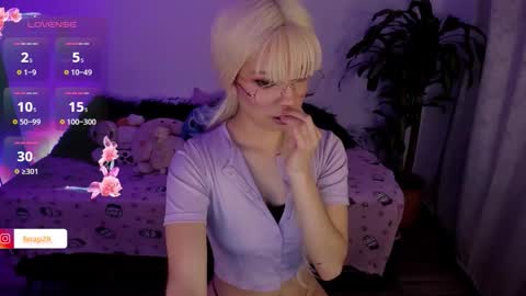 Snapshot of nataly_29 chatting on 10.11.25 MissNatis online show from 10.11.25