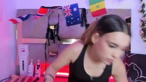 Snapshot of natasha_adams___ chatting on 06.17.26 NATASHA online show from 06.17.26