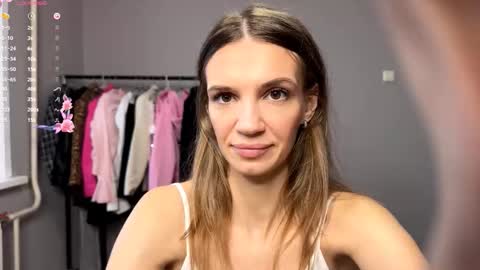 Snapshot of natashiafurfey chatting on 10.06.25 Emily online show from 10.06.25