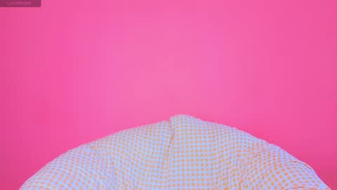 Natcha C online show from 01.04.25