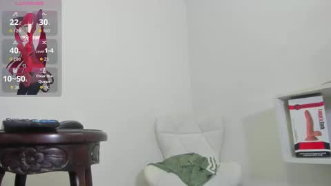 Snapshot of nathalia_isazax chatting on 12.04.25 Nathalia Isaza online show from 12.04.25